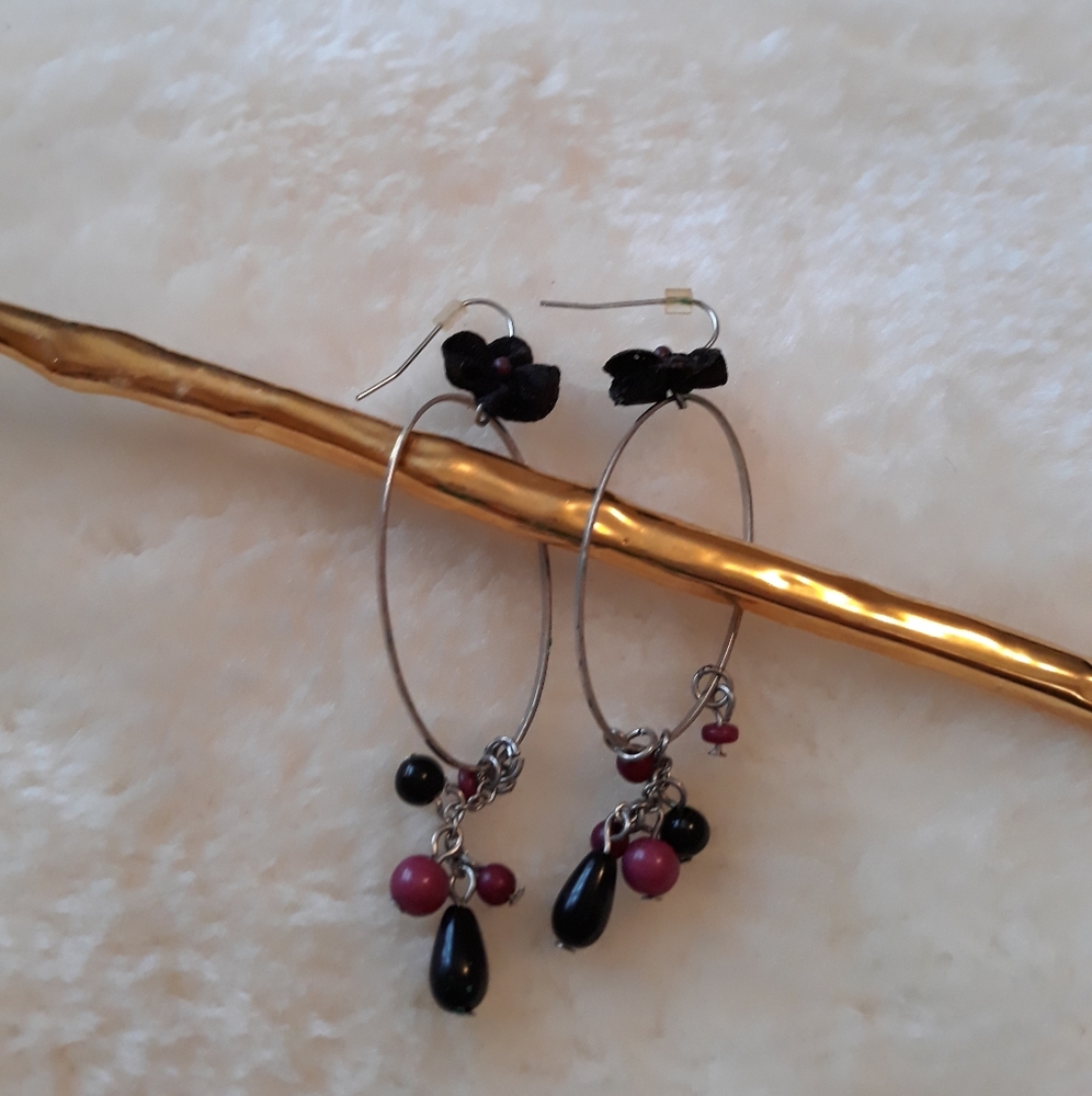 🍇 Oval, bow and bead earrings